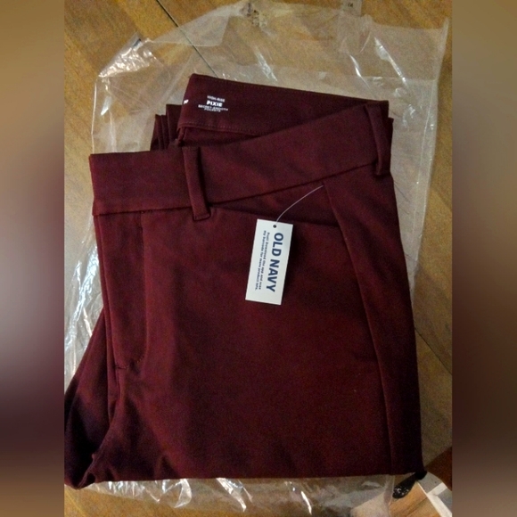 Old Navy Pixie Pants - Picture 4 of 4